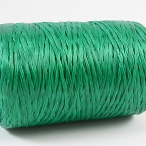 Carrete de 300 yardas de hilo de poliéster encerado con tendones de ciervo artificiales Kulay GREEN para manualidades con cuentas y costura (1 carrete individual, 5 capas, 8 onzas)