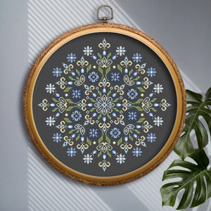 Mandala di fiori Schema punto croce digitale contato PDF Schema punto croce fiori primaverili Semplice ornamento mandala Decorazione da parete