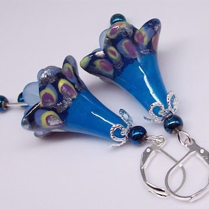 Boho & hippie earrings, Blue earrings, Flower earrings, Boho dangle earrings, Handmade earrings, Flower gifts for her, Floral drop earrings
