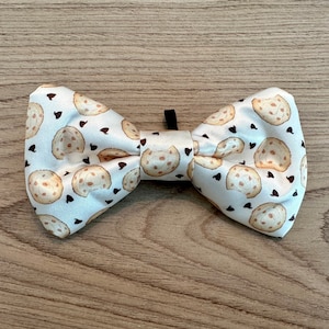 Chocolate Chip Cookie Pattern Dog Bow Tie / Cat Bow Tie image 1