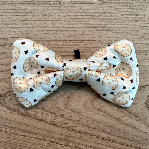 Chocolate Chip Cookie Pattern Dog Bow Tie / Cat Bow Tie