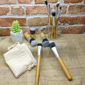 MAKE UP BRUSHES - 11pc Set Bamboo Handle Make Up Brush Set Cruelty Free Vegan Eco-Friendly Planet Kind Sustainable