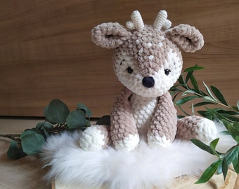 Crocheted deer; Cuddly toy, music box