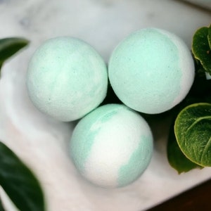 Eucalyptus Mint Bath Bomb | Detox gift for her, spa gift, Aromatherapy, Gifts for women and men, Spa Gift