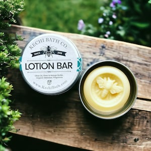 Natural Honey Scented Beeswax Solid Lotion Bar | Natural Lotion Bar in tins, organic lotion