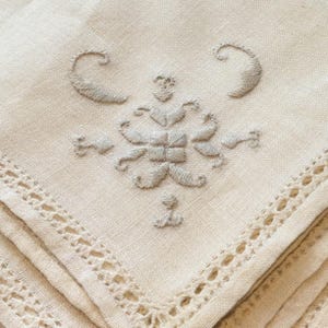 Vtg Embroidered Linen Cocktail Napkins 4 pc