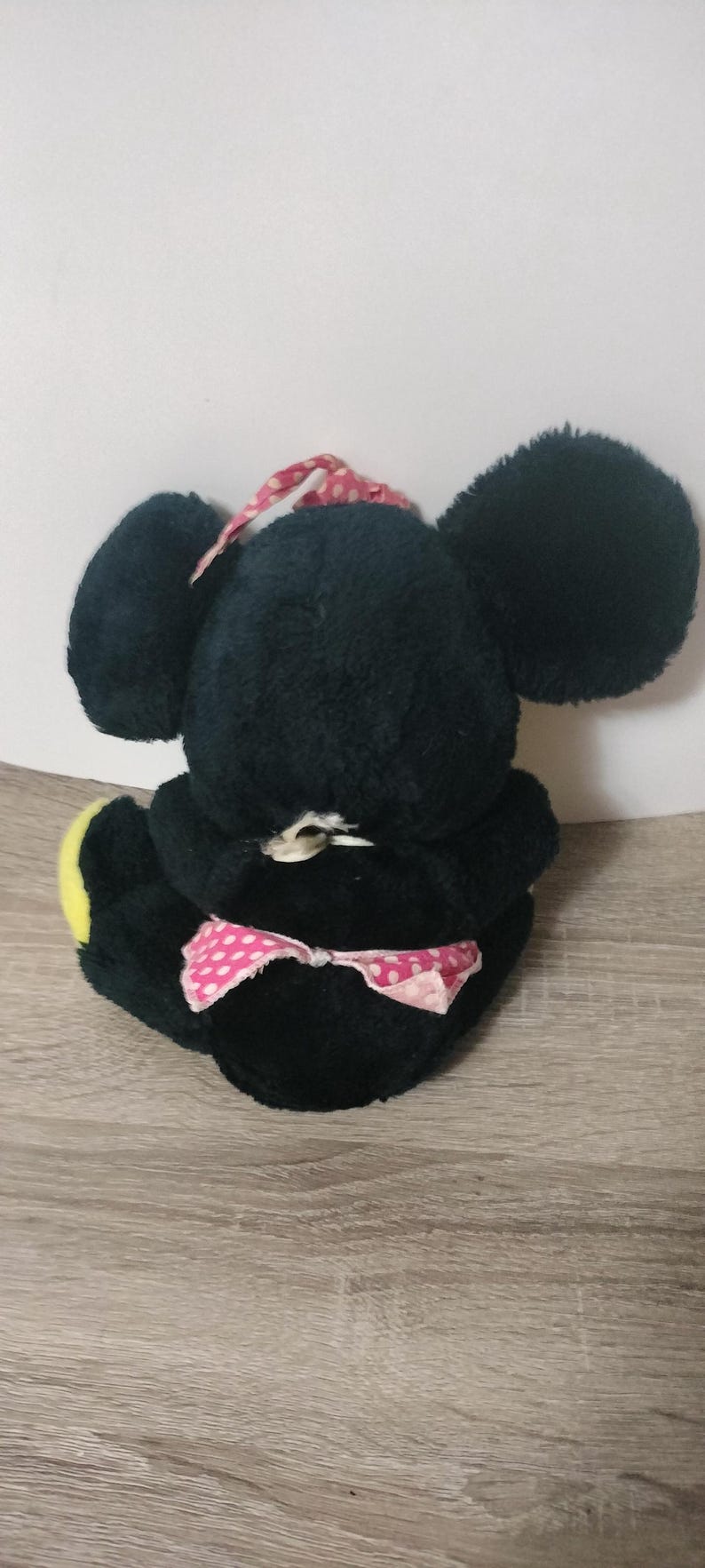 Minnie mouse plush from the 1960s cute. Clean . Rough around the edges , showing her age . See pics.in need of cuddles image 2