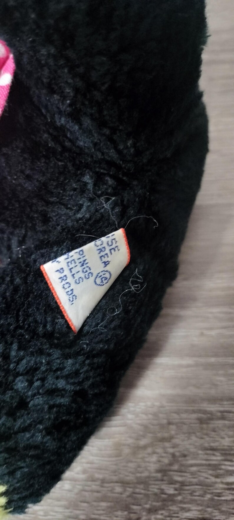 Minnie mouse plush from the 1960s cute. Clean . Rough around the edges , showing her age . See pics.in need of cuddles image 4