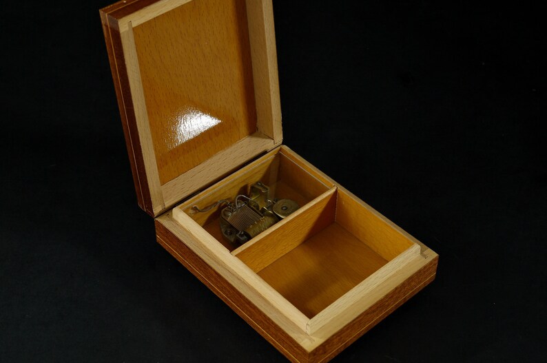 Reuge Hummel Musical Jewelry Box