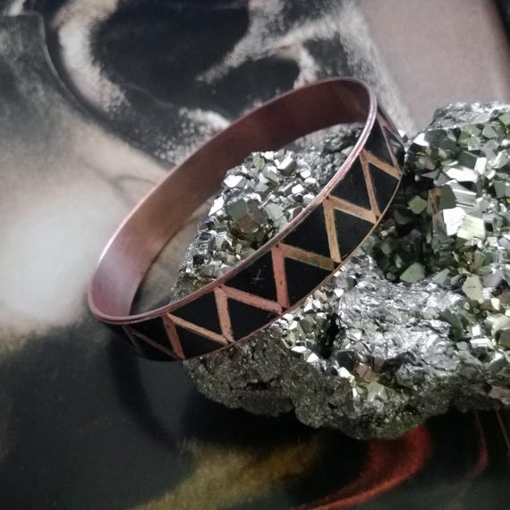 Vintage Solid Copper Triangle Pattern Bangle Brac… - image 3