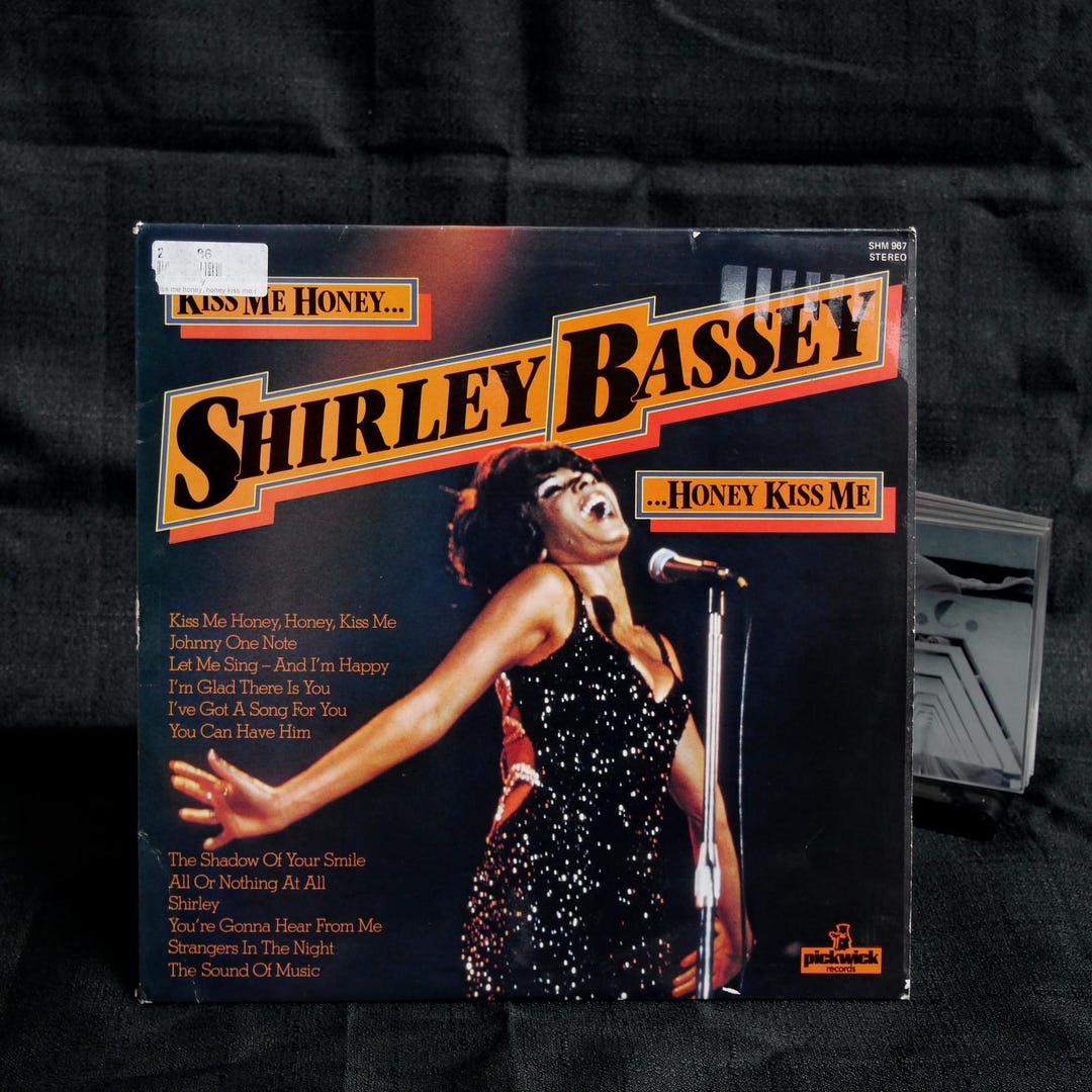 Shirley Bassey Kiss Me Honey Honey Kiss Me