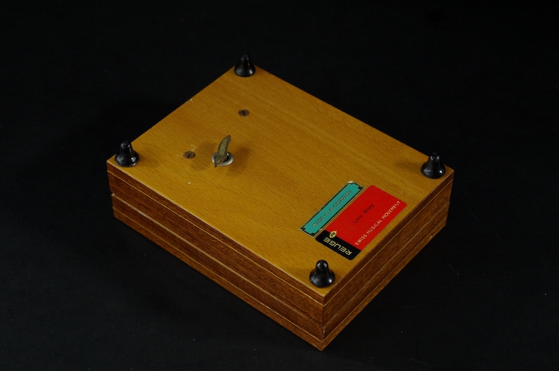 Reuge Hummel Musical Jewelry Box