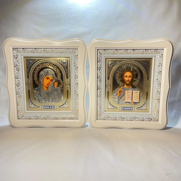 Conjunto de dos iconos de boda blancos / Madre Dios / Jesucristo / Icono en marco de madera / Icono bajo cristal / Estuche para iconos figurados / Iconos de boda /