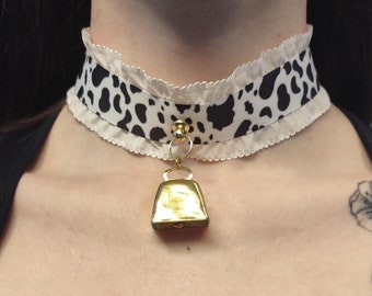 Cow bell choker