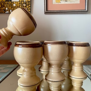 Gobelets de poterie du designer Jean Cartier - Ensemble de 7 - Fabriqués par Beauceware, Québec, Canada.