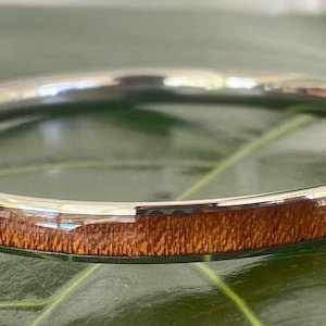 Hawaiian Design Natural Koa Wood Stainless Steel Hawaiian Bangle Island Jewelry Bracelet ( 6mm )