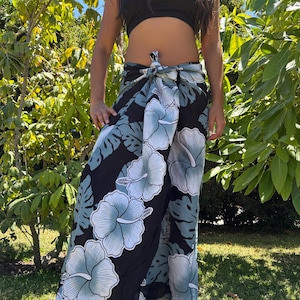Hawaii Design Sarong Pareo Black Grey White Hibiscus Blossom Tribal Cruise Beach Pool Sexy Bikini Cover-Up Wrap Dress