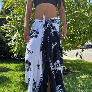 Hawaii Design Sarong Pareo Black/White Hibiscus Tropical Cruise Beach Pool Sexy Bikini Cover-Up Wrap Dress