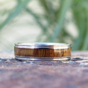 Genuine Bordered Hawaiian Koa Wood Inlay Titanium Wedding Ring Band 6mm