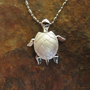 Hawaiian Design Jewelry 925K Sterling Silver Turtle with Moving Legs Shell Pendant