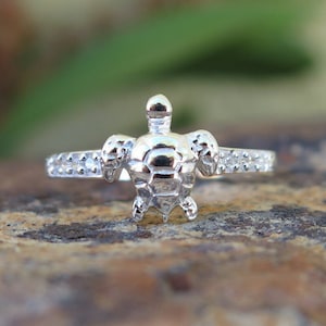 Hawaiian Jewelry 925K Sterling Silver Honu Sea Turtle CZ Wedding Ring Band 8mm