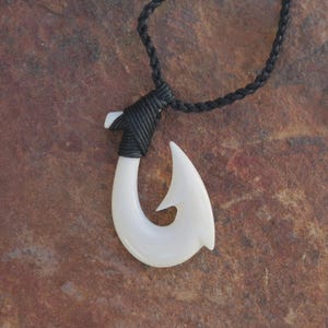 Maui hook necklace - Etsy 日本