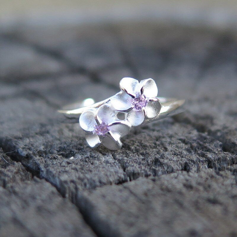 kataoka フラワーリング kataoka Rings: A quiet harmony of artistry and grace