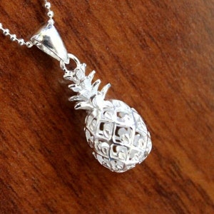 Hawaiian Hawaii Design Jewelry 925K Sterling Silver Pineapple Pendant Necklace