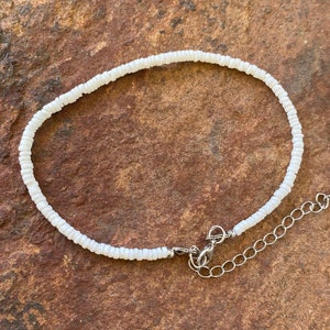 Hawaiian Design Natural Puka Shell Anklet Adjustable Chain 9.5&quot;