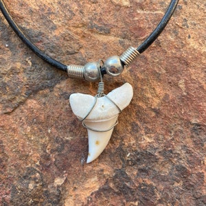 Hawaiian 1 3/8&quot; Mako Shark Tooth Pendant with Black Leather 18&quot; Necklace Jewelry