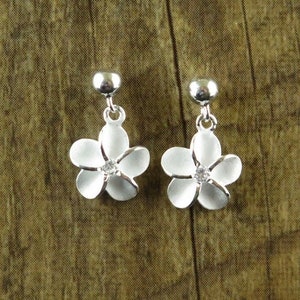 Hawaiian Design Jewelry 925K Sterling Silver Plumeria Flower Post Link Stud Cubic Zirconia Earrings