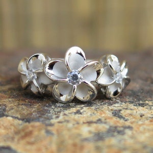 Hawaiian Sterling Silver Three Plumeria Flowers CZ Wedding Ring Band 10mm