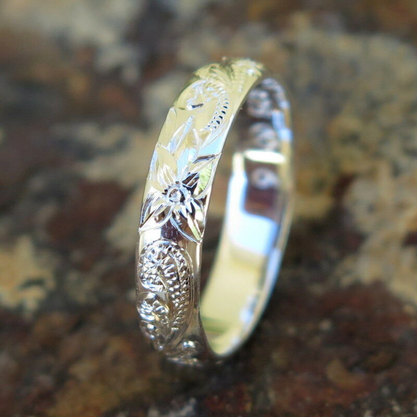 AeraVida Hawaiian Triple Flower .925 Sterling Silver Ring