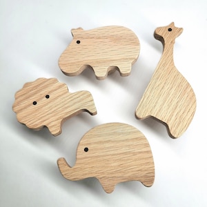 アフリカの動物の壁フック、未処理オーク材 (象、ライオン、キリン、カバ) ワードローブ コートフック 子供部屋 廊下 ギフト