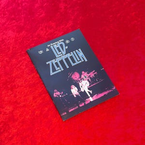 Led Zeppelin 1977 Tour Program - excellent condition - FREE SHIPPING