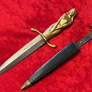 1950&#39;s Original Korium Maiden Hunting Knife - Made in Solingen Germany - In near Mint Condition - Complete with original sheath