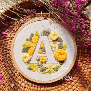 Kit de bordado de letra A- Bordado de letras con flores-Patrón de PDF de bordado de alfabeto floral + Tutorial de video-Regalo de cumpleaños-arte de aro