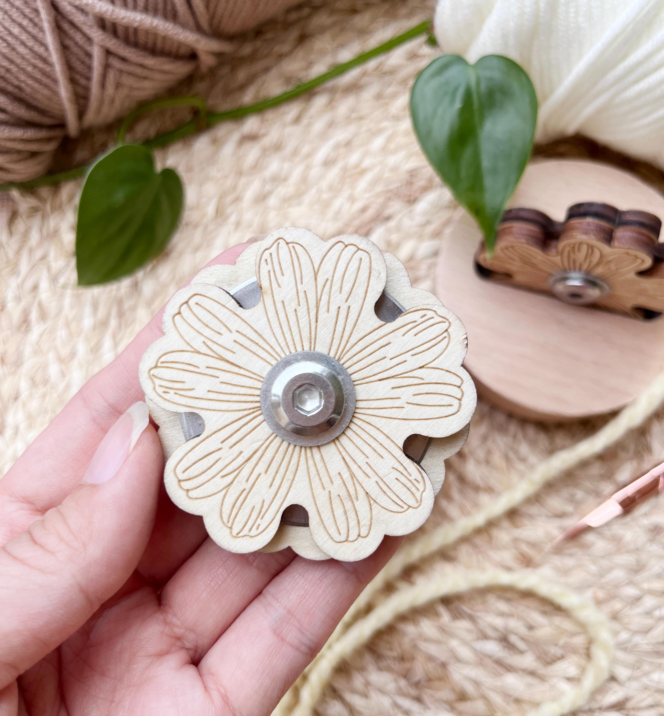 木製ホルダー付きフラワーヤーンカッター：縫い糸カッター - Etsy 日本