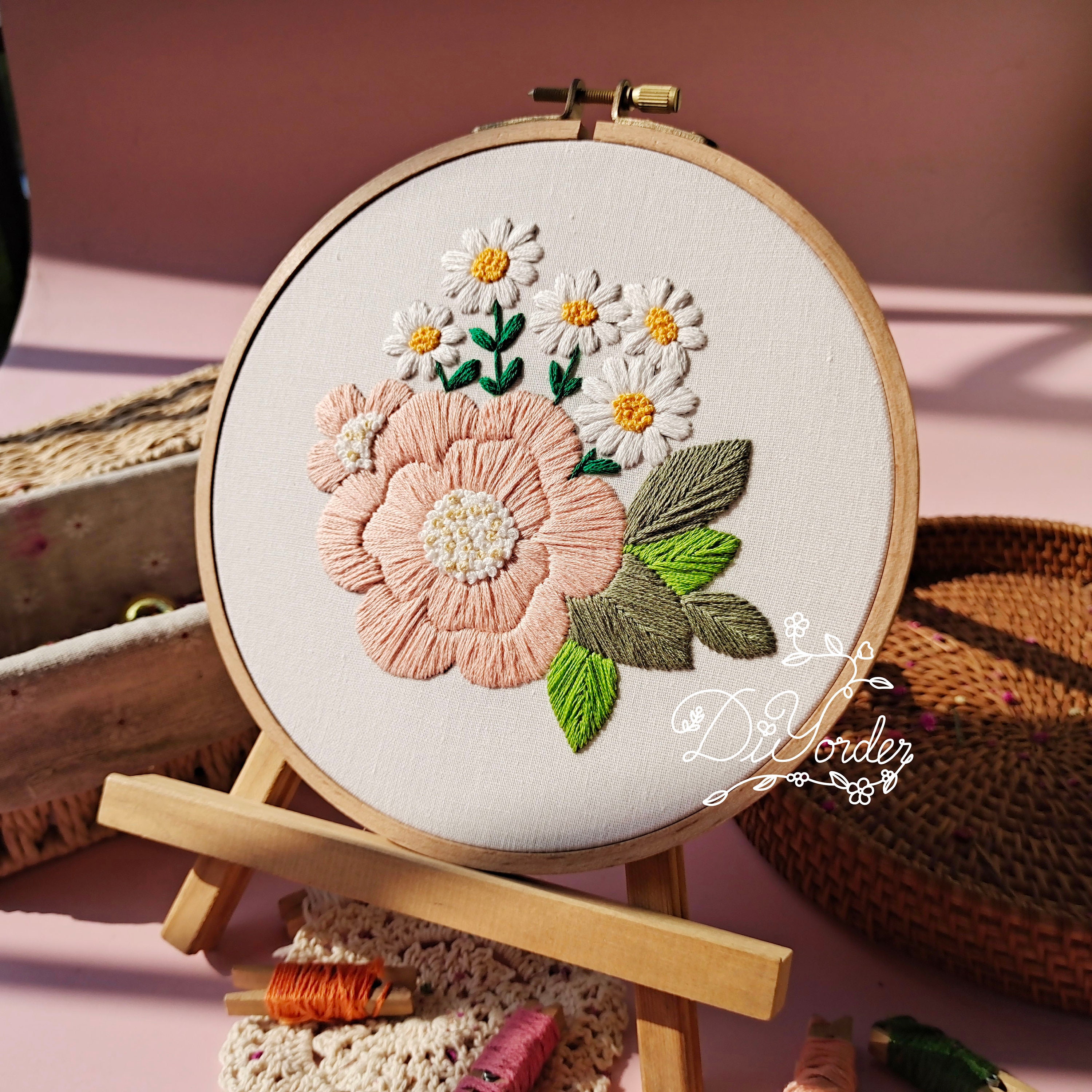 Kit De Broderie Tobin – Salle à Manger Pour Deux, Bouquets De Marguerites – Neuf