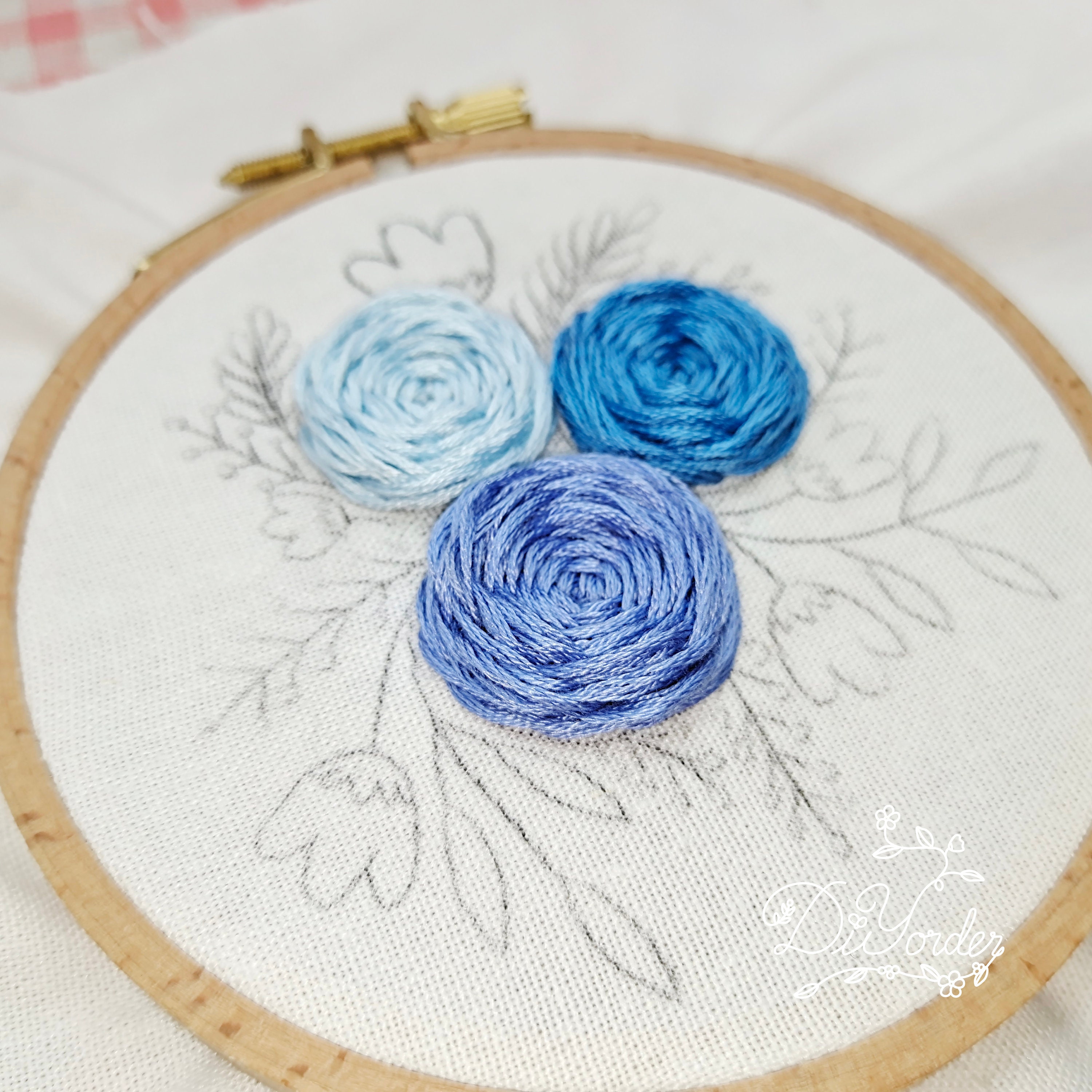 10Pcs Circular Navy Blue Fabric Boy Embroidered Rose Flower