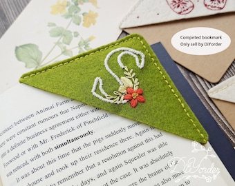 2023 Christmas Personalized letter Bookmark - Personalized embroidery felt bookmarks- Corner Bookmark-Birthday Gift-Bookmark corner