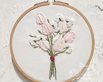 Tulip Flower Embroidery  Kit- Wedding Embroidery Kit- Modern Floral Flower Pattern- Embroidery- Birthday Gift- Needlework- craft-gift to her