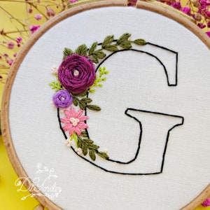 Kit de bordado de letras M- Diseño de bordado de letras con flores-Patrón de PDF de bordado de alfabeto floral + Tutorial de video-Regalo de cumpleaños-hoopart