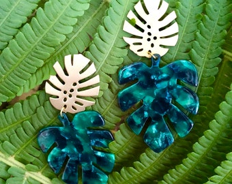 Green palm tortoise shell acetate acrylic earrings - Gold/brass earring stud leaf with large green leaf charm - super light weight