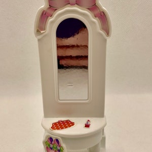 Vintage Barbie Kelly Doll Vanity Mattel 1998