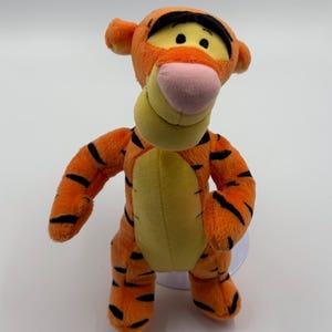 Vintage Disney’s Winnie The Pooh Tigger Plush Toy 2001