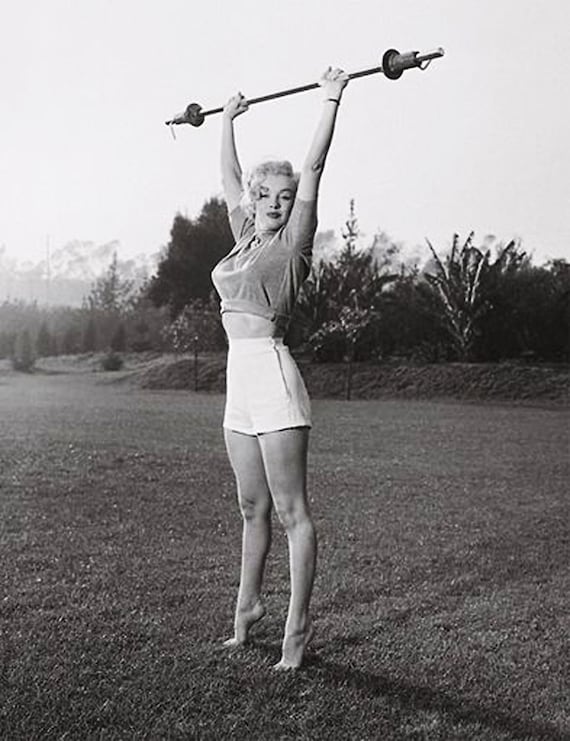 Marilyn Monroe Black /& White Weight Lifting Poster 24 x 36