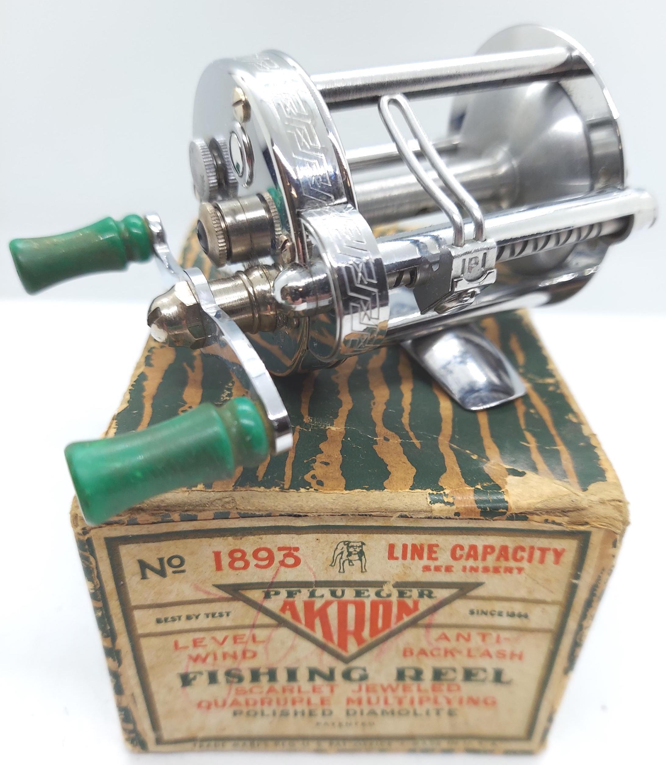 Moulinet de pêche Pflueger Akron n° 1893