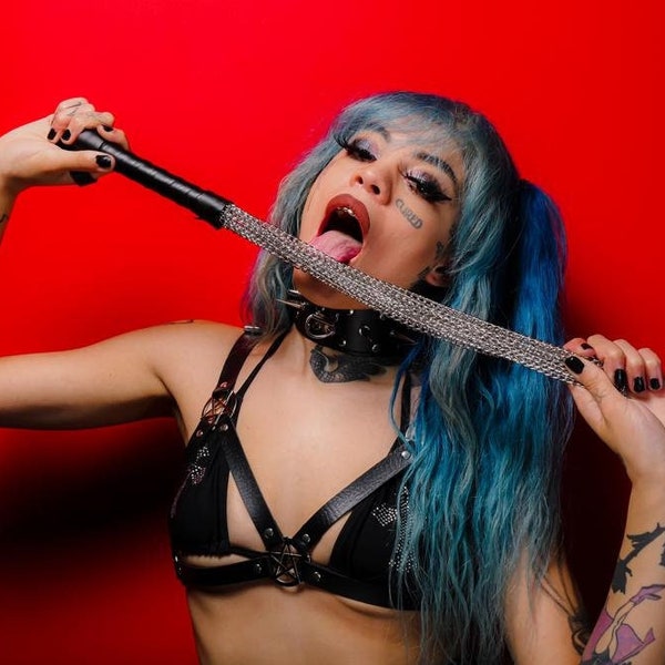 Chain Flogger Whip Vegan Leather / BDSM Bondage Fetish Dungeon sex sadist Slave Submissive dominatrix sissy masochist pain metal gimp punk