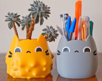 Suspicious Cat Planter: Kawaii Pen & Pencil Holder, Succulent Pot